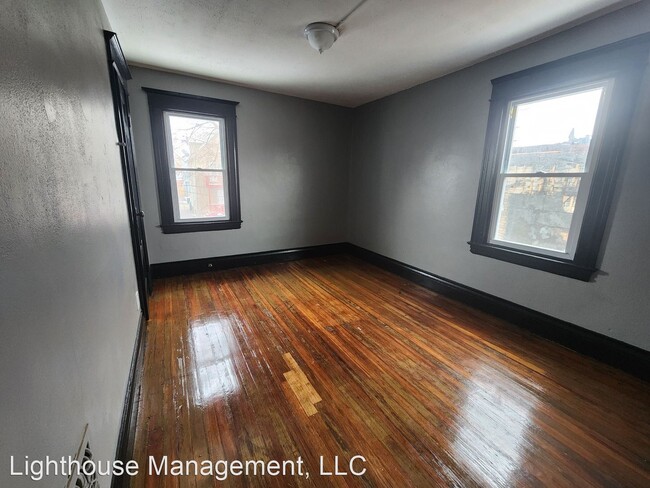 Building Photo - 4 br, 1.5 bath House - 67 Leo St.