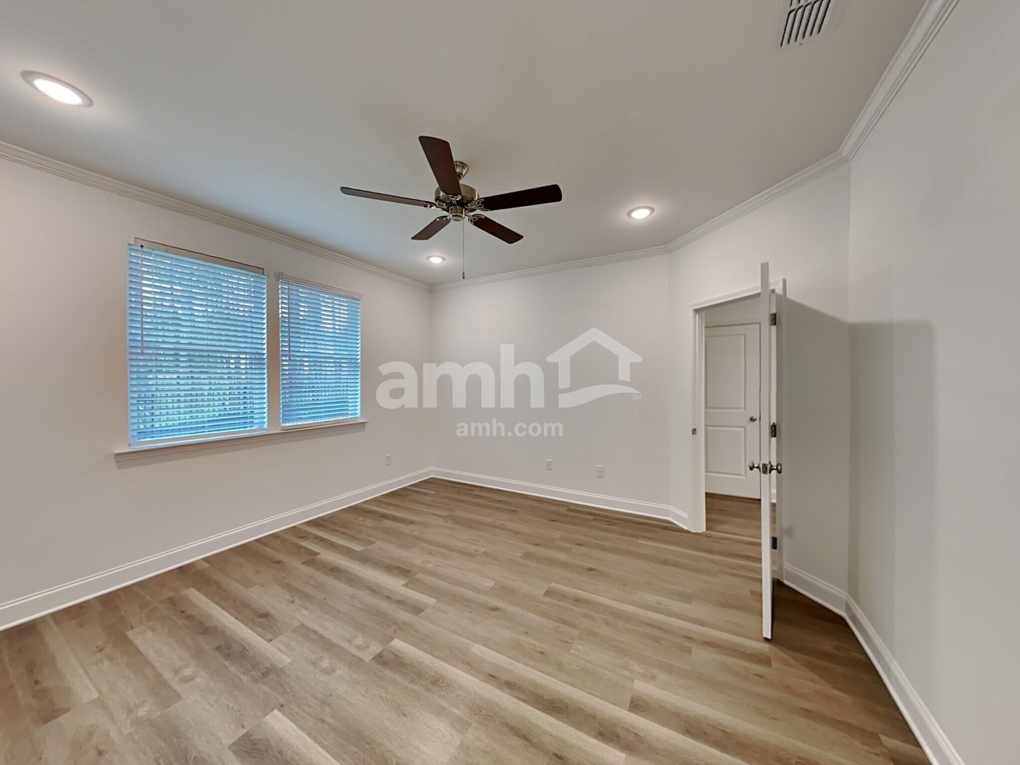 Building Photo - 228 Sapling Way