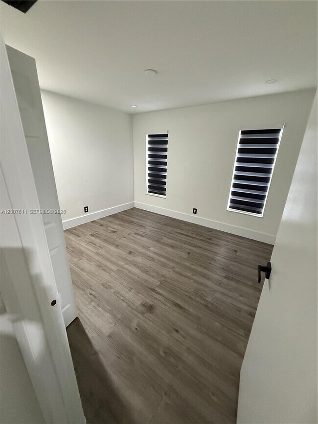 Building Photo - 1711 SW 100th Ave