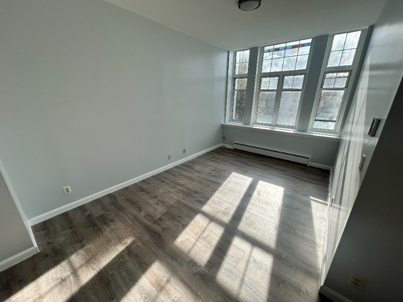 Building Photo - 285 Essex St