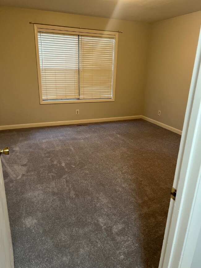 Building Photo - One-Level Golf Course Living-- Waterfront ...