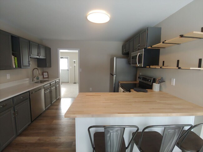 Building Photo - BEAUTIFUL 5 Bed 2 Bath South Boulder Home Available June 10!