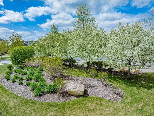Building Photo - 2952 Clover Ridge Dr