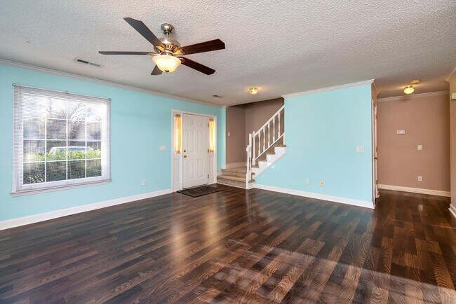 Building Photo - 921 Arnaud St