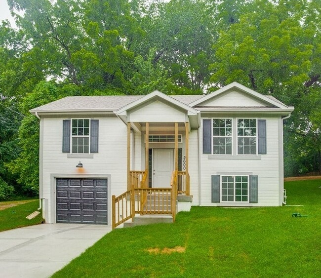 Primary Photo - SEE IT NOW: Beautiful home in Avondale, MO!