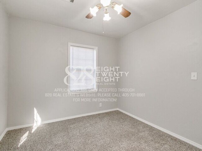 Building Photo - AVAILABLE NOW! Super Cute 2 Bed/1 Bath with HUGE backyard in Bethany!