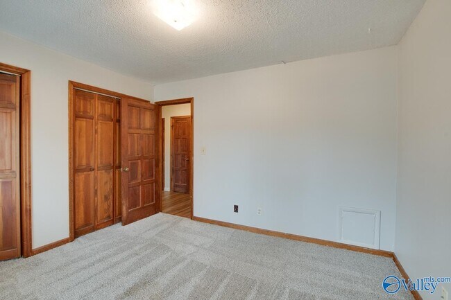 Building Photo - 9020 Mahogany Row SE