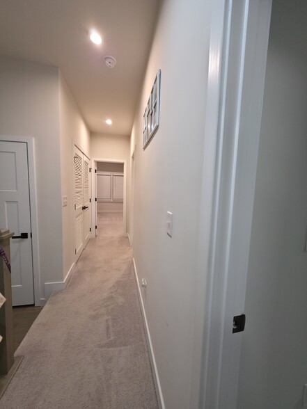 Building Photo - 9773 Oaklawn Blvd NW