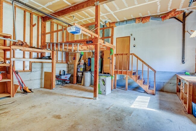 Building Photo - Beautiful Westside Oak Harbor Home Near Sunset Beach – 3 Bed + Bonus Room