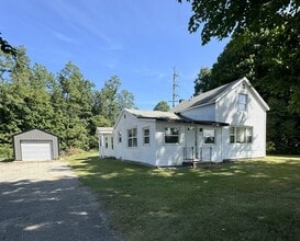 Building Photo - Spacious 3-Bedroom, 1-Bathroom Home with Pole Building – $1,525/Month