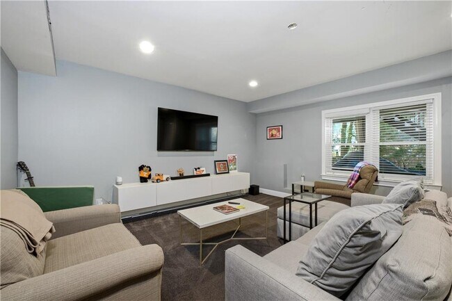 Building Photo - 3308 Fieldwood Dr SE