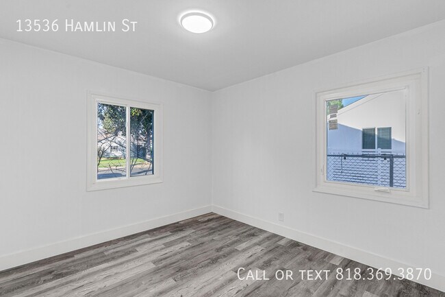 Building Photo - 13536 Hamlin St