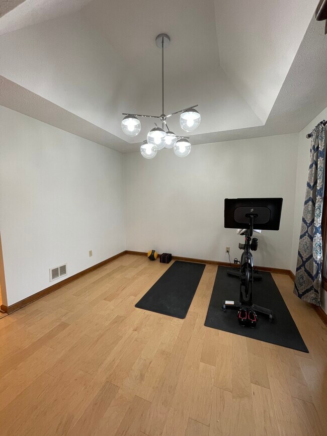 Building Photo - 4683 Shadyside Ln