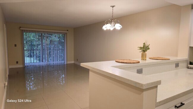 Building Photo - 8000 S Colony Cir