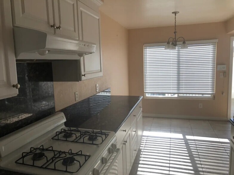 Building Photo - 3690 Spyglass Way