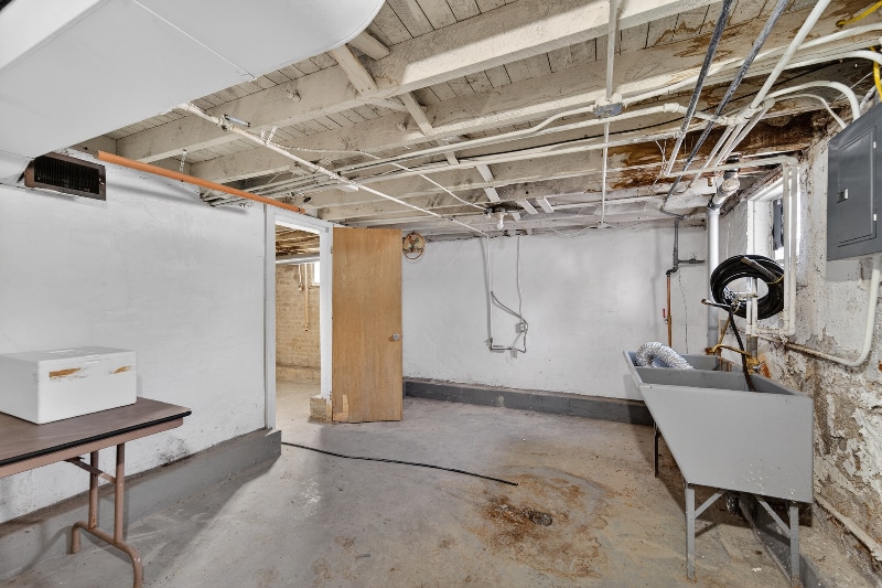 Building Photo - 4324 8th Ave