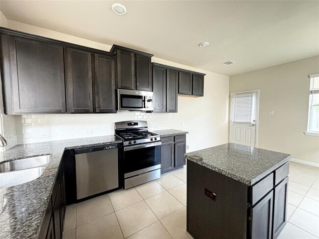 Building Photo - 6034 Prince Pl Dr