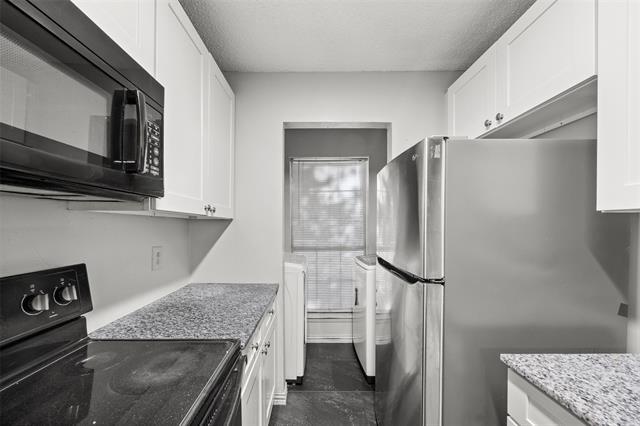 Building Photo - 601 Carriagehouse Ln