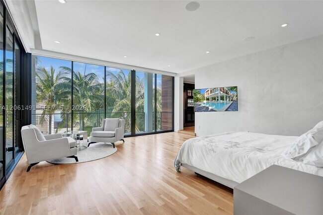 Building Photo - 240 Ocean