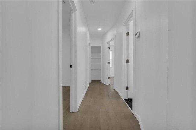 Building Photo - 2727 Leslie St