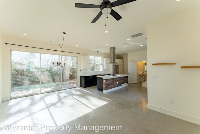 Building Photo - 3 br, 2.5 bath House - 3403 Neal St #A