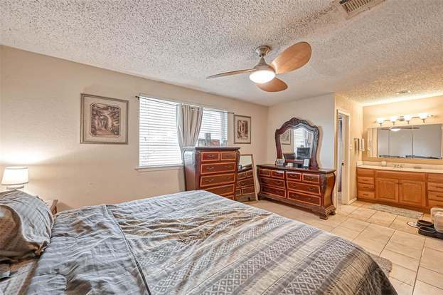 Building Photo - 21631 Park Villa Dr