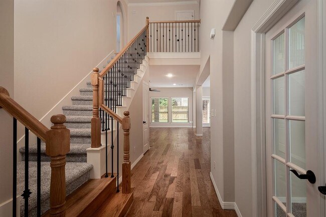 Building Photo - 8858 Van Allen Dr