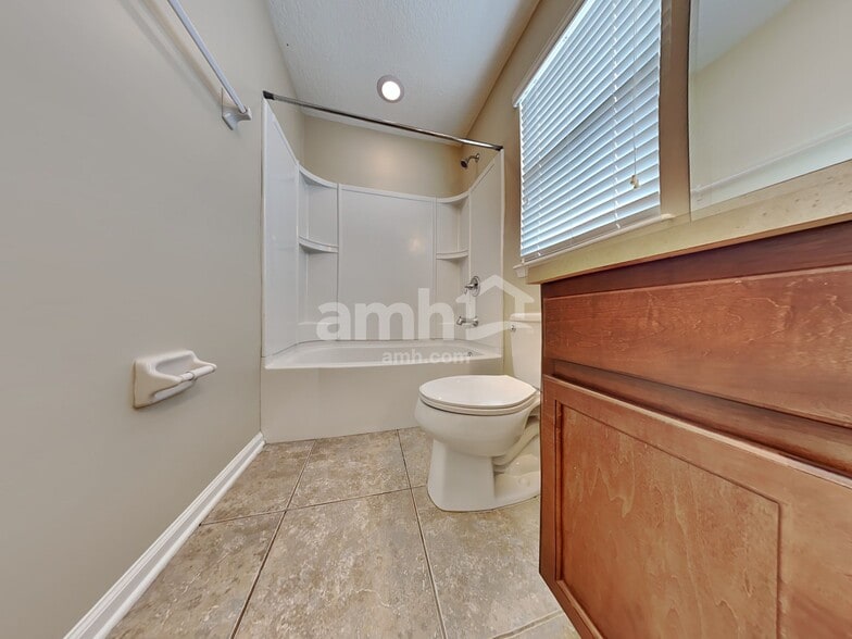 Building Photo - 304 Blossom Way