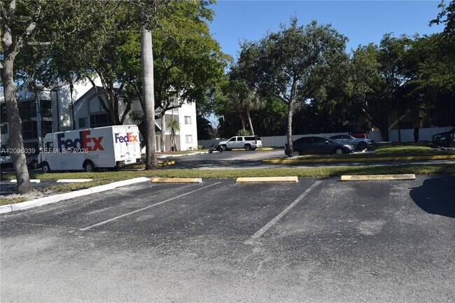 Building Photo - 5628 Rock Island Rd