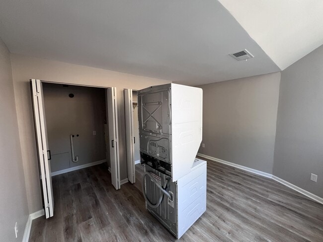 Building Photo - 15 Prospect St