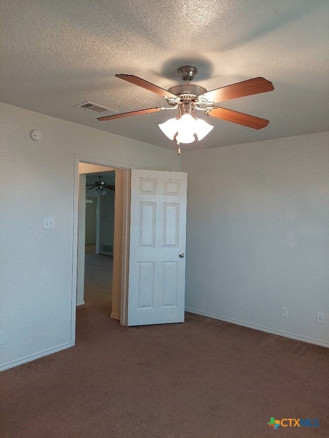 Building Photo - 3902 Bolivar Dr