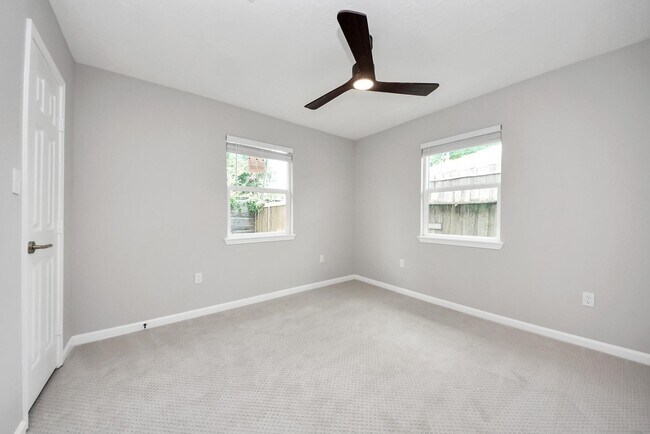 Building Photo - 1503 Locklaine Dr