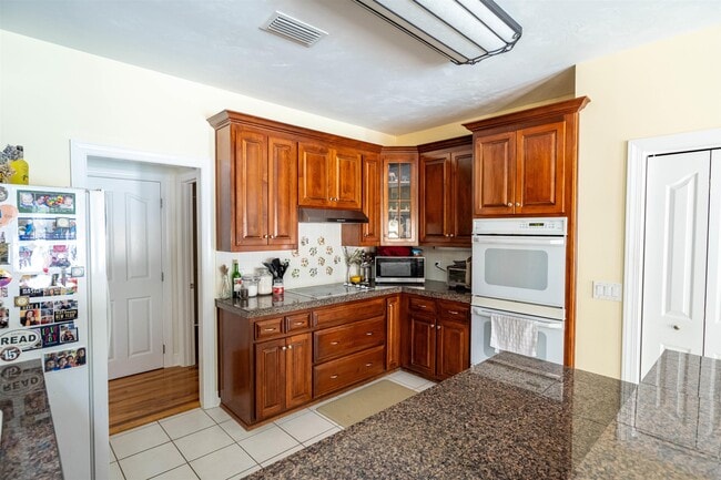 Building Photo - 491 Frank Shaw Rd