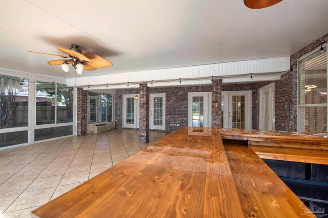 Building Photo - 2491 Parkridge Dr