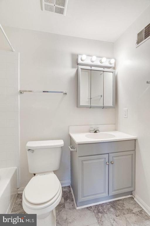 Building Photo - 4418 Pembrook Village Dr