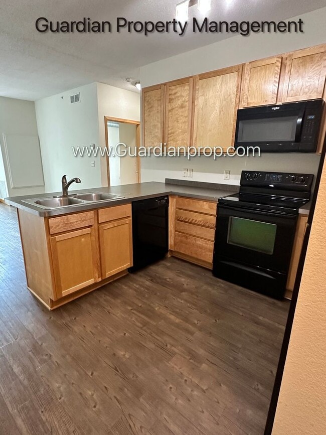 Building Photo - Second Floor, Two Bedroom With Office, 2 B...