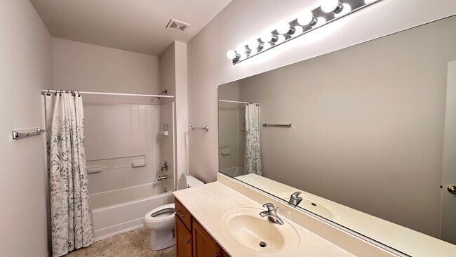 Building Photo - 1535 Reserve Ln