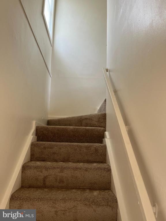 Building Photo - 414 N High St