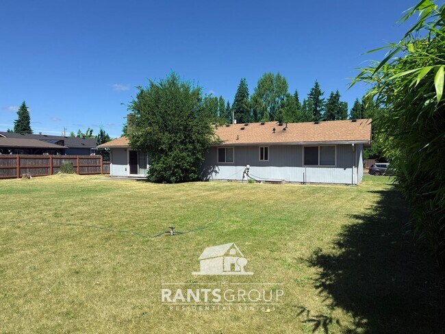 Building Photo - Spacious 3-Bed 2-Bath Tumwater Home with Large Yard! Close to I-5!
