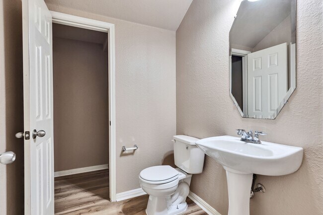 Building Photo - 1260 Arbor Knot Dr