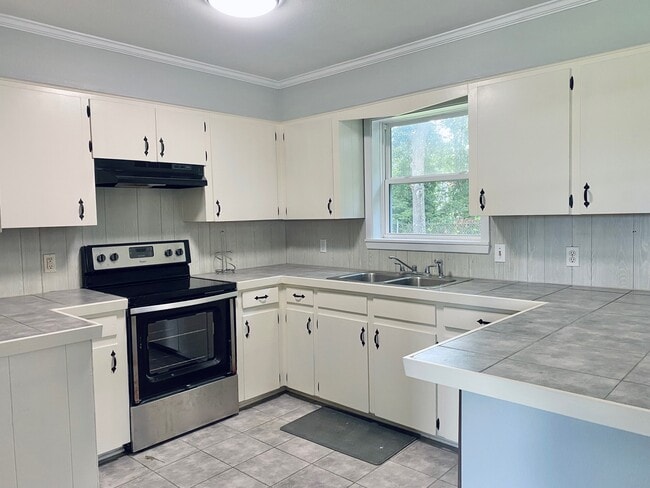 Building Photo - 15135 Montecino Dr