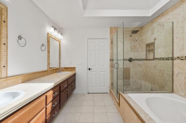 Building Photo - 43520 Via Magellan Dr