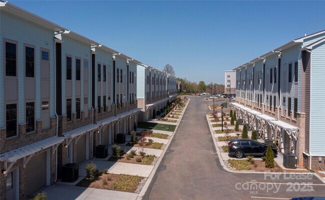 Building Photo - 8501 University Executive Park Dr