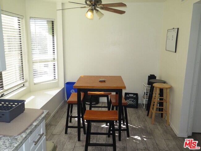 Building Photo - 7550 Zombar Ave