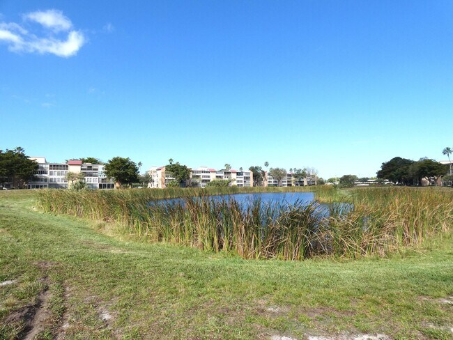 Building Photo - 357 N Rock Island Rd