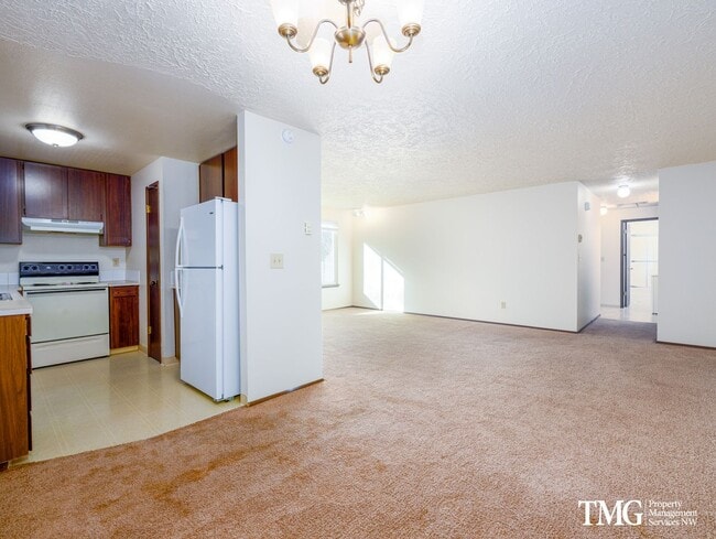 Building Photo - Great 2BD Condo in Fantastic Cascade Park Location!