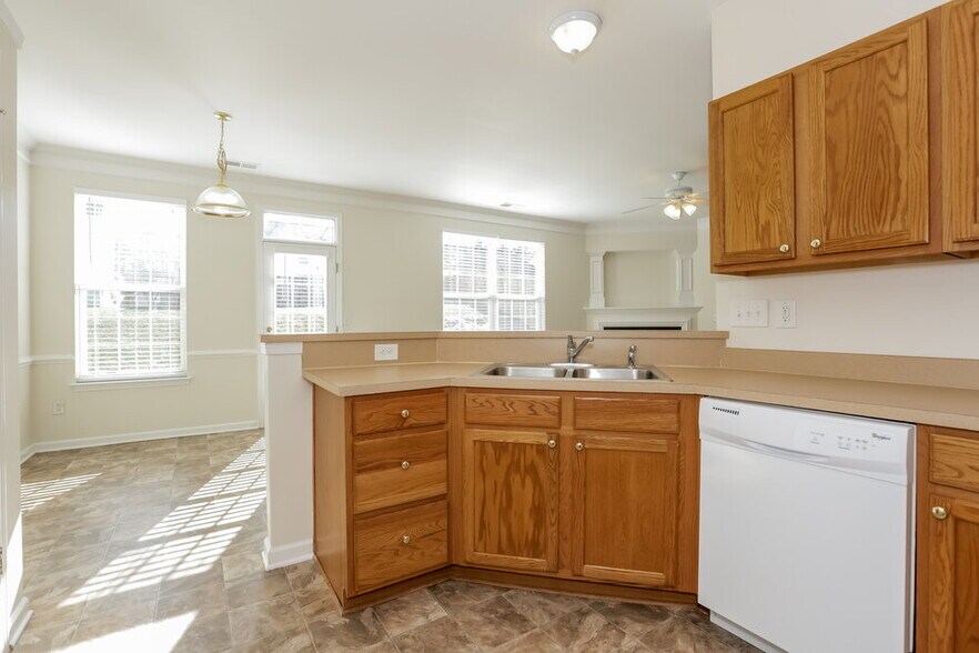 Building Photo - 2722 Forest Grove Ct