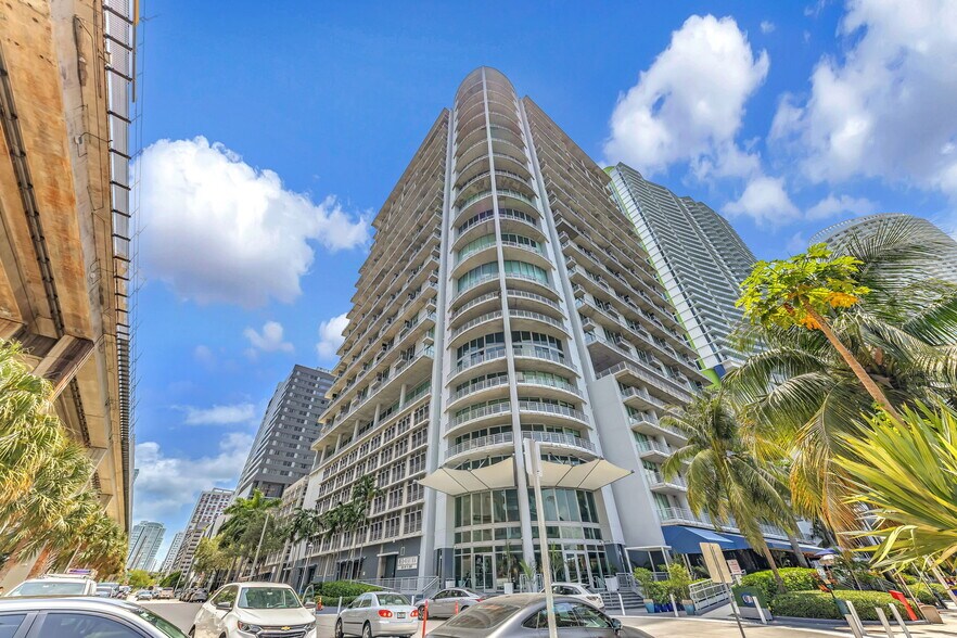 Building Photo - 690 SW 1st Ct