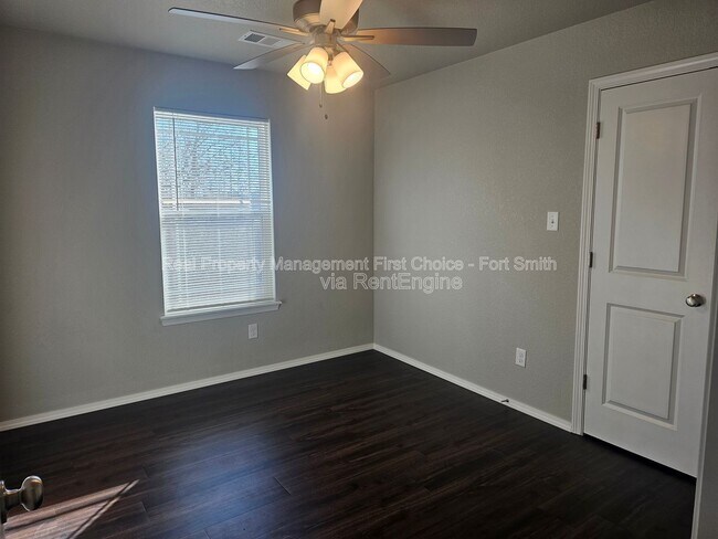 Building Photo - 2124 Ingalls Ln