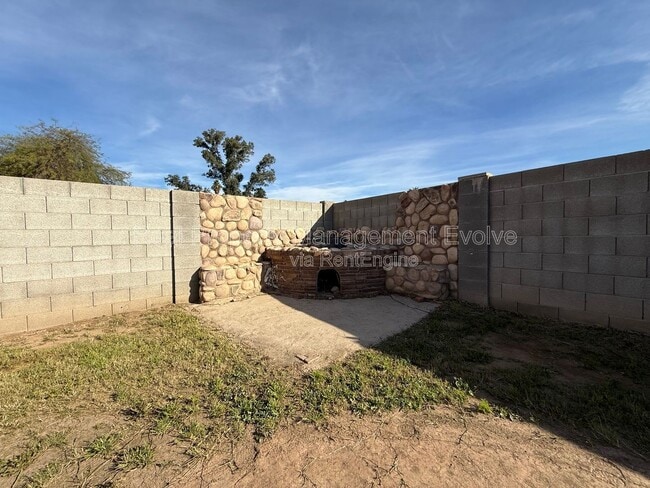 Building Photo - 4717 N 82nd Ave